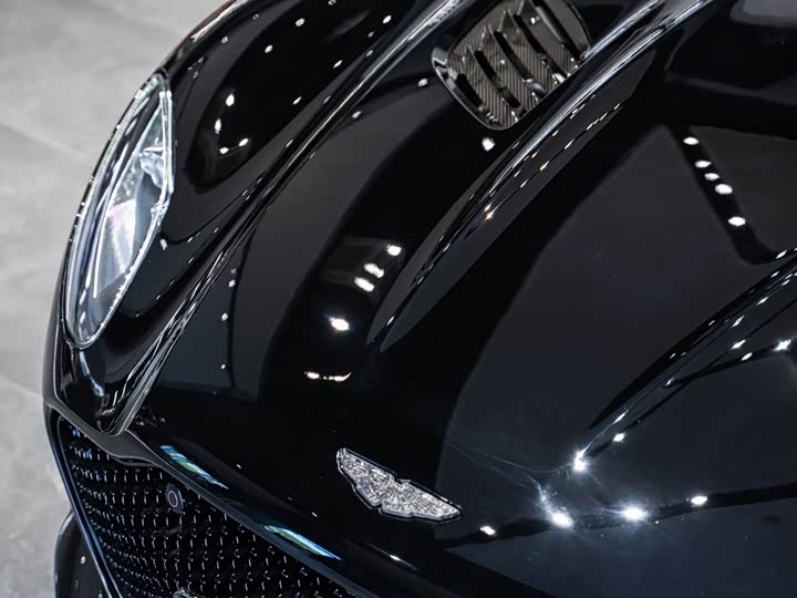Фото 5 - Aston Martin DBS