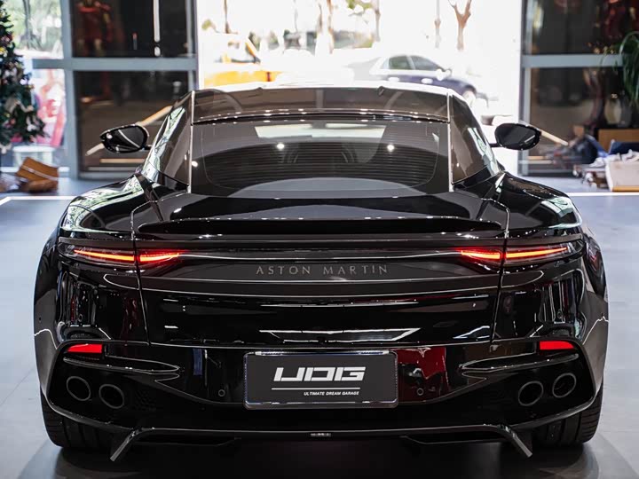 Фото 7 - Aston Martin DBS