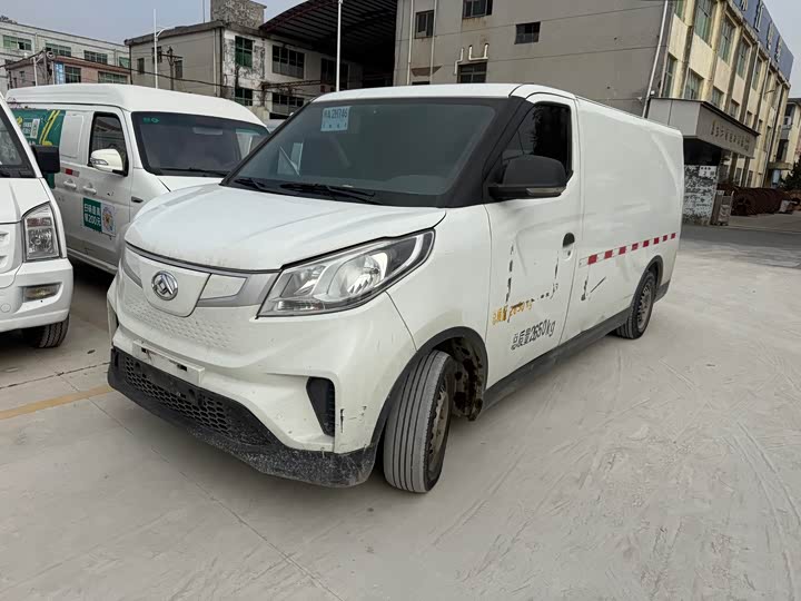 Фото 1 - Maxus EV30