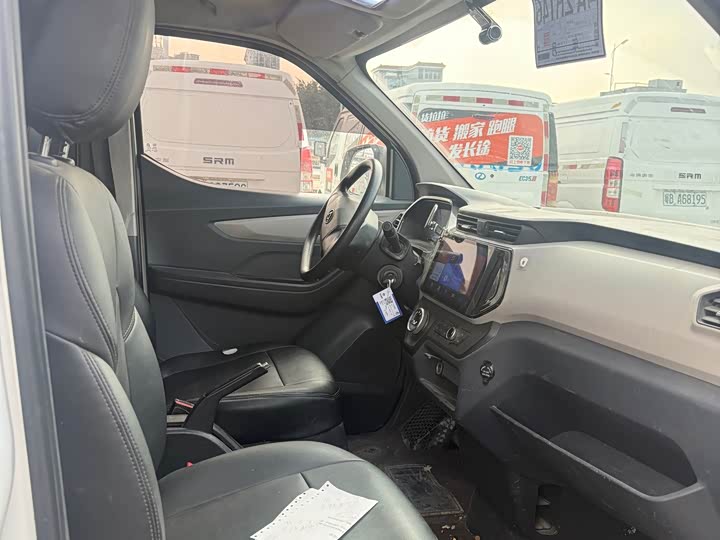 Фото 5 - Maxus EV30