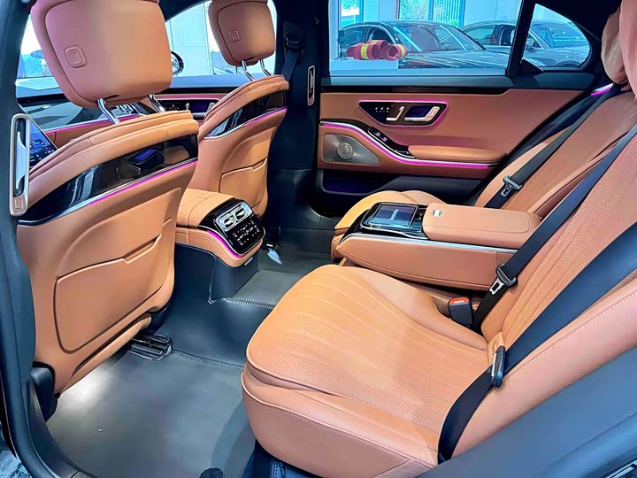 Фото 9 - Mercedes-Benz S-Class