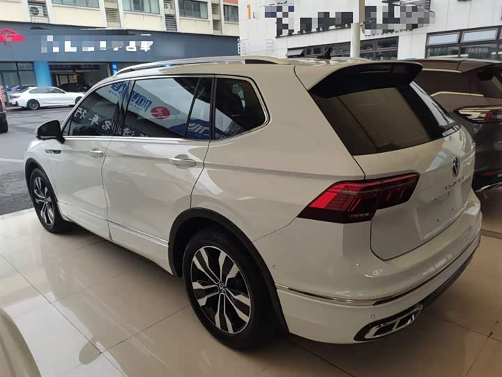 Фото 5 - Volkswagen Tiguan L Pro