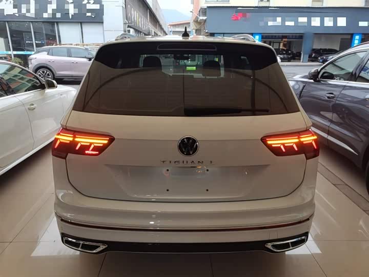 Фото 6 - Volkswagen Tiguan L Pro