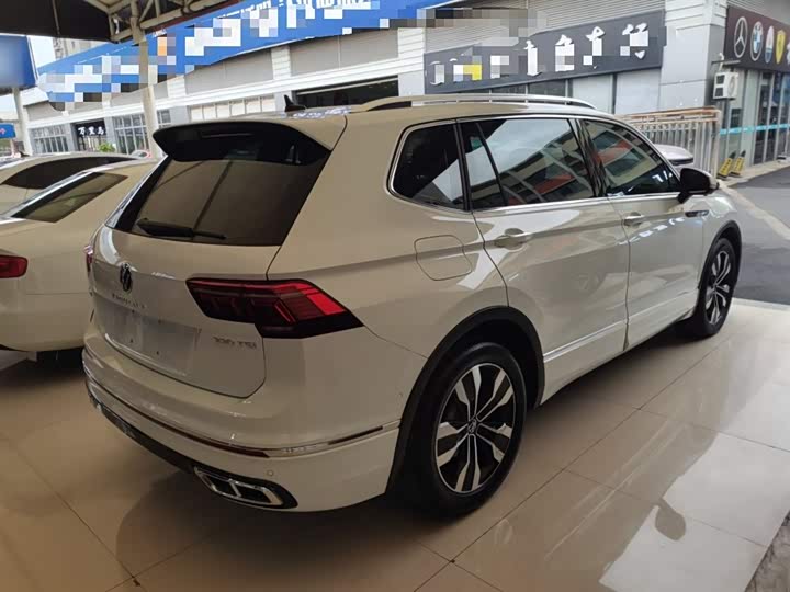 Фото 7 - Volkswagen Tiguan L Pro