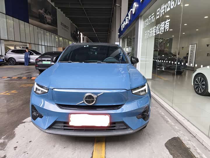 Фото 2 - Volvo C40