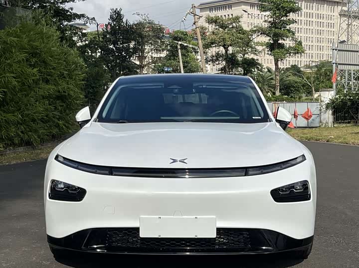 Фото 3 - XPeng P7