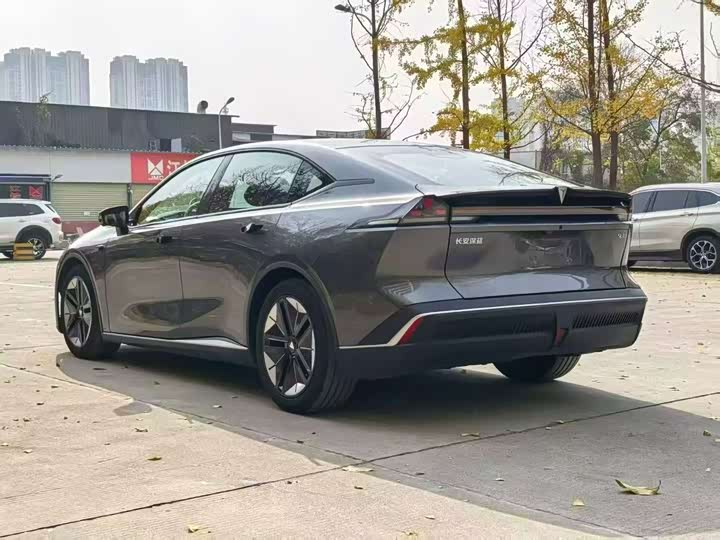 Фото 9 - Changan Deepal SL03