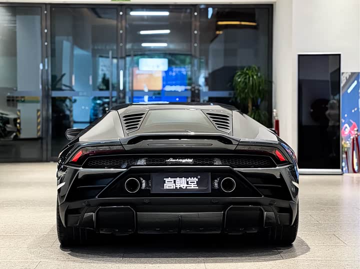 Фото 3 - Lamborghini Huracán