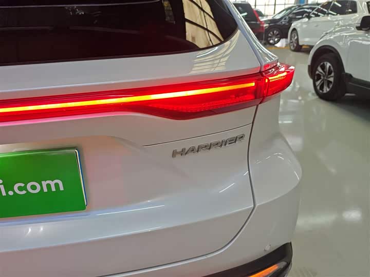 Фото 8 - Toyota Harrier