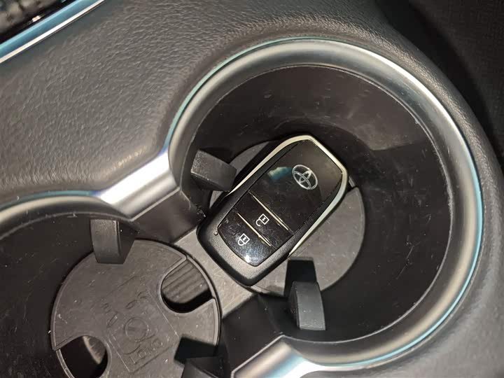 Фото 9 - Toyota Harrier