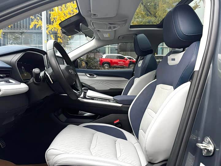 Фото 4 - Geely Preface