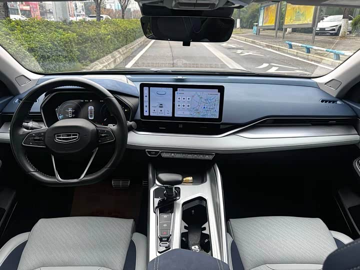 Фото 6 - Geely Preface