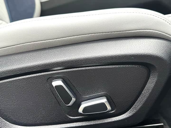 Фото 9 - Geely Preface