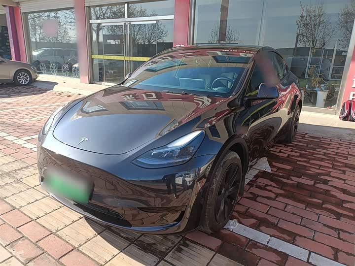 Фото 1 - Tesla Model Y