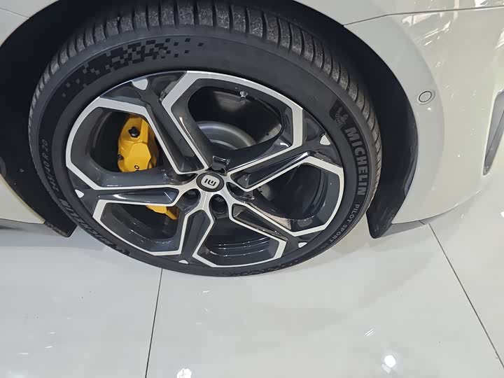 Фото 4 - Xiaomi SU7