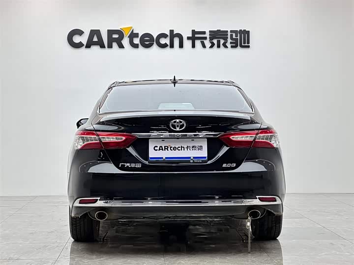 Фото 4 - Toyota Camry