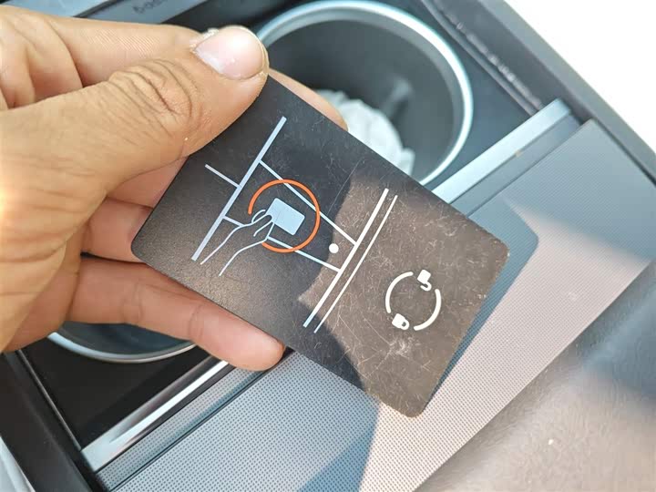 Фото 9 - Tesla Model 3