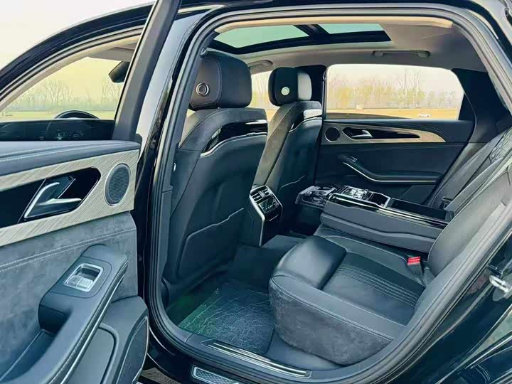 Фото 7 - Hongqi H9