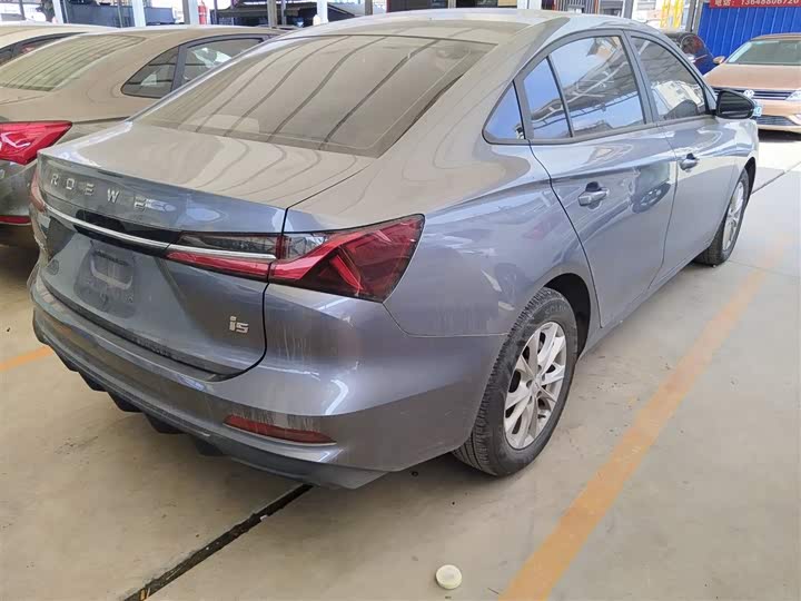 Фото 7 - Roewe i5