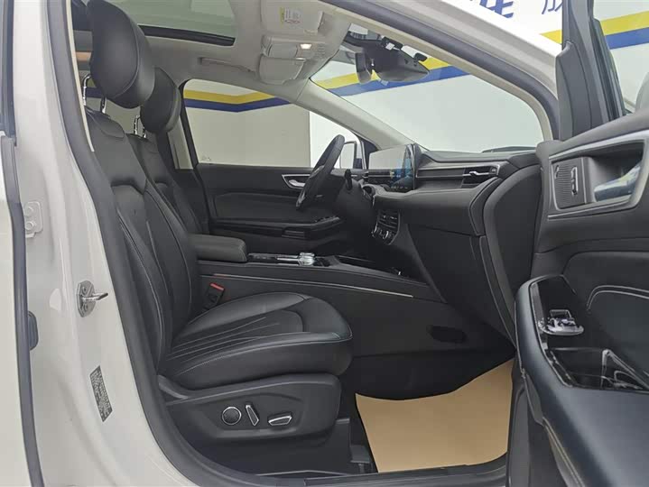 Фото 8 - Ford Edge