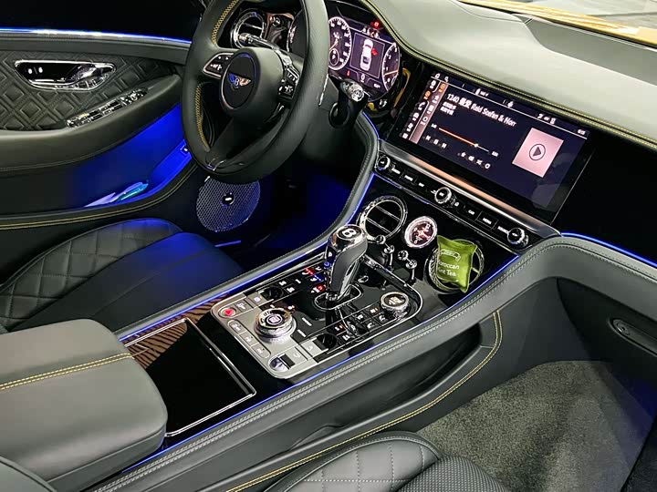 Фото 9 - Bentley Continental GT