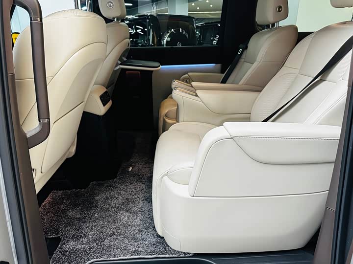 Фото 9 - LiXiang Mega