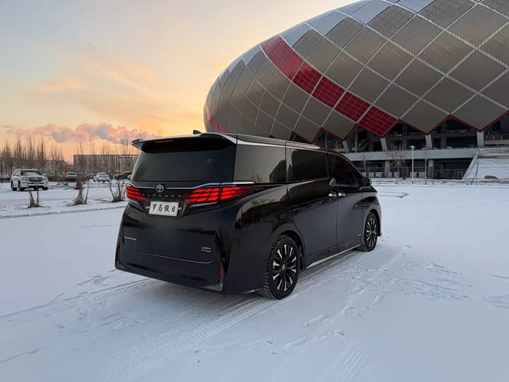 Фото 7 - Toyota Alphard