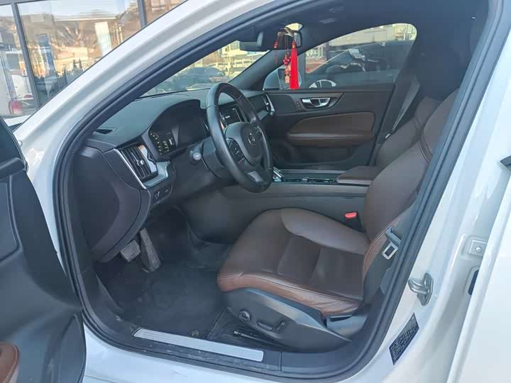 Фото 3 - Volvo S60