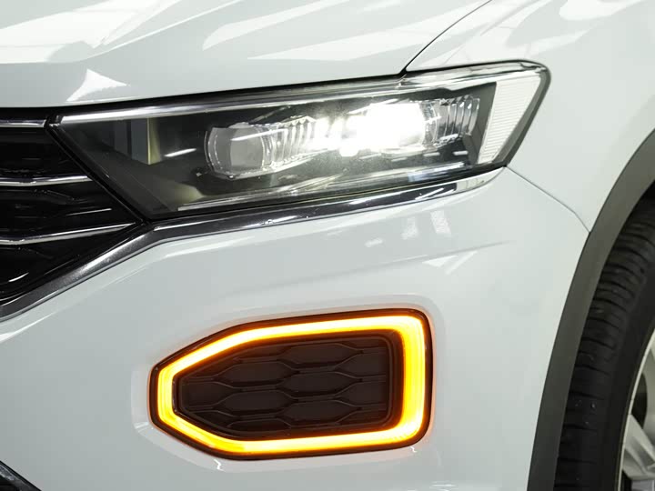 Фото 7 - Volkswagen T-Roc