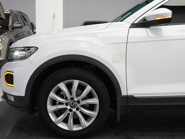 Фото 8 - Volkswagen T-Roc