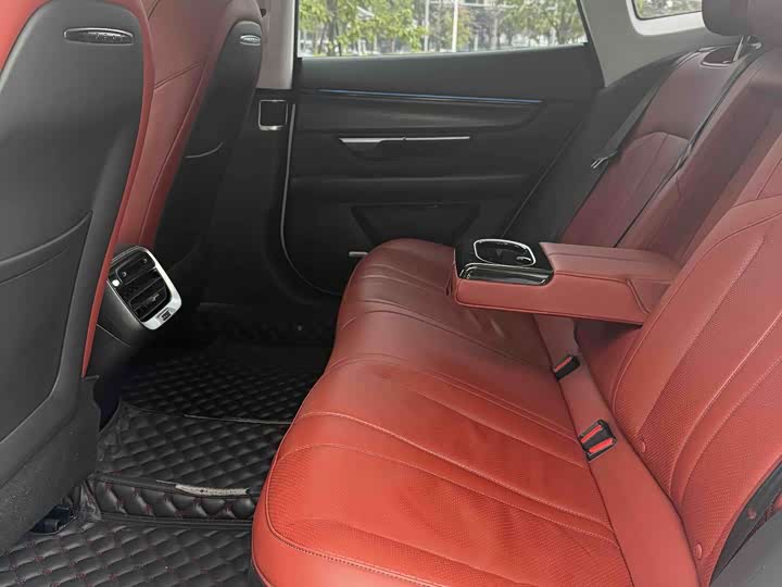 Фото 6 - XPeng P7