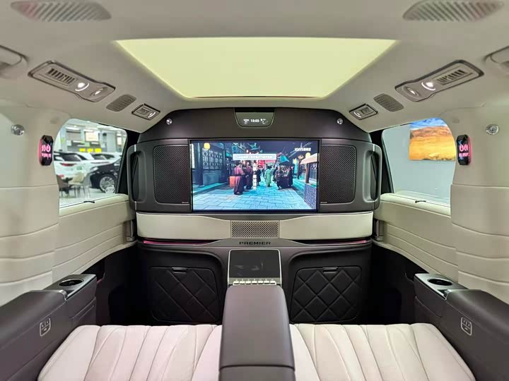 Фото 5 - Denza D9