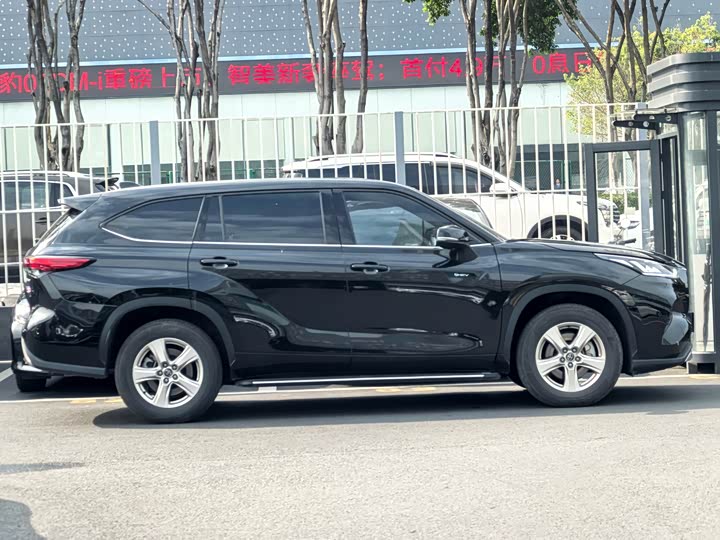 Фото 6 - Toyota Highlander