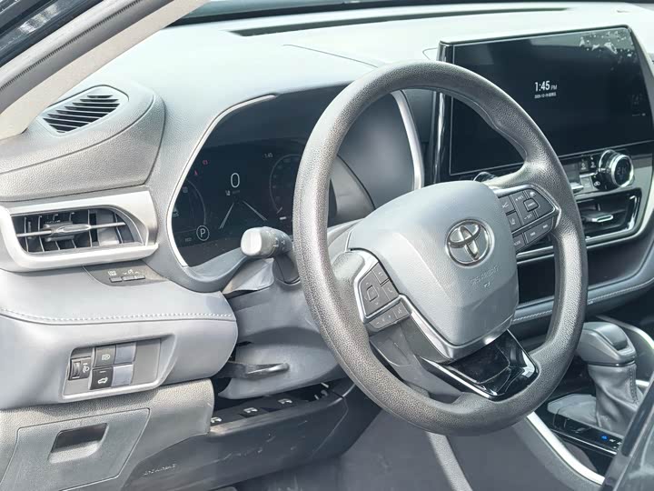 Фото 8 - Toyota Highlander