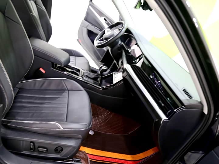 Фото 8 - Volkswagen Passat