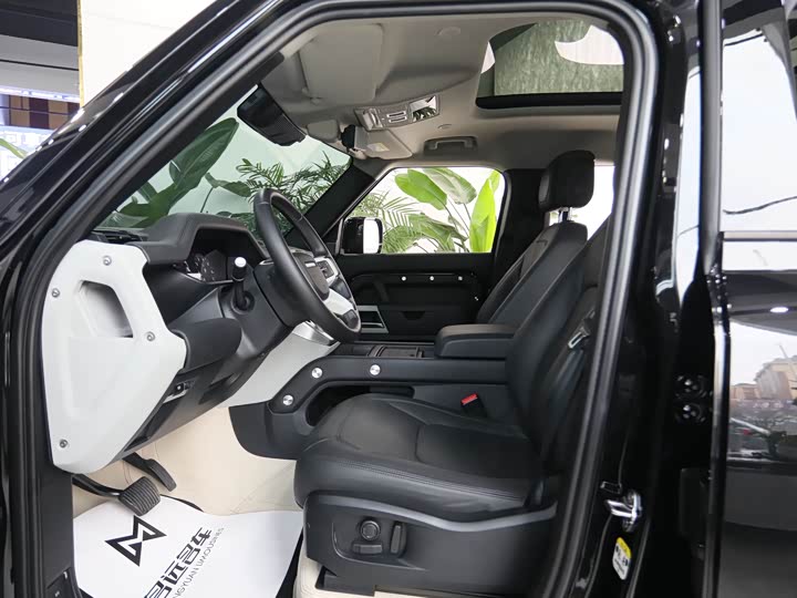 Фото 8 - Land Rover Defender