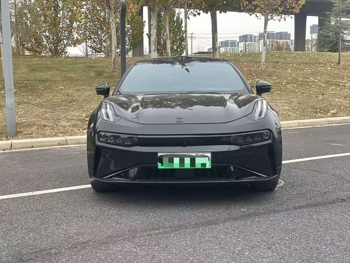 Фото 1 - Zeekr 001