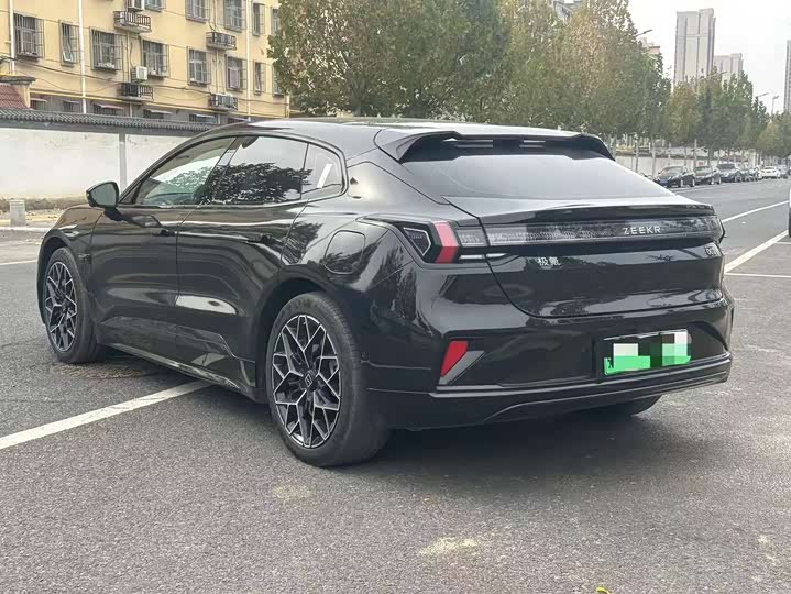 Фото 4 - Zeekr 001