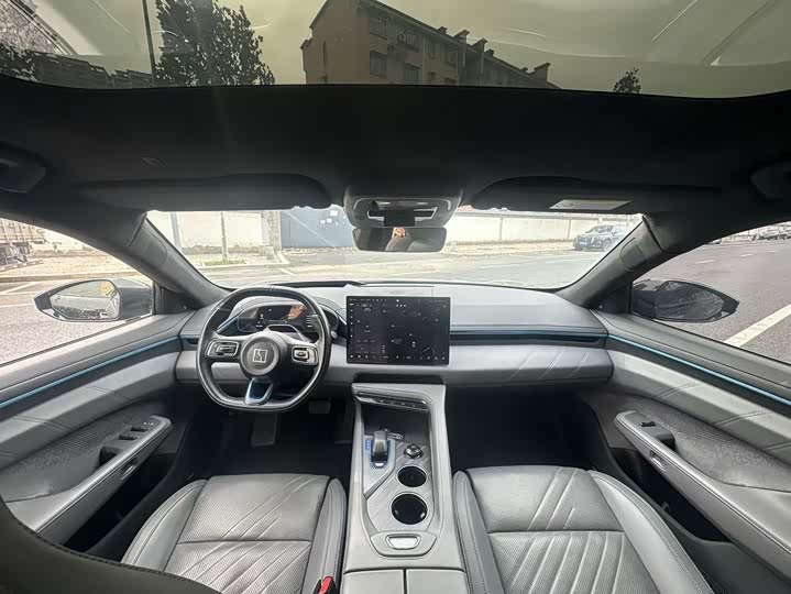 Фото 8 - Zeekr 001