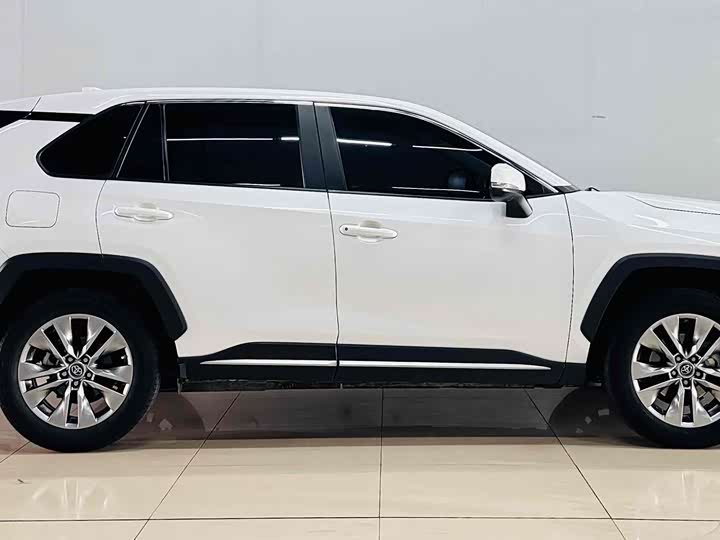 Фото 3 - Toyota Wildlander