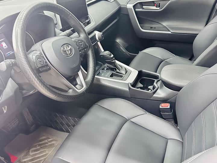 Фото 8 - Toyota Wildlander