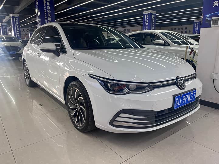 Фото 3 - Volkswagen Golf