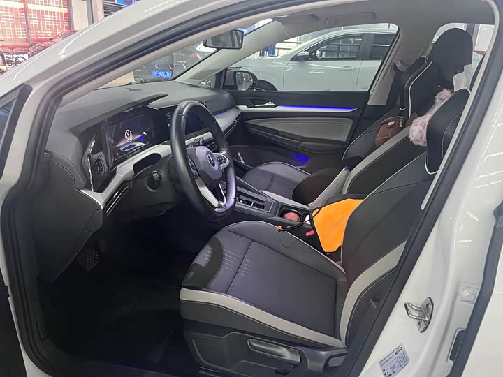 Фото 8 - Volkswagen Golf