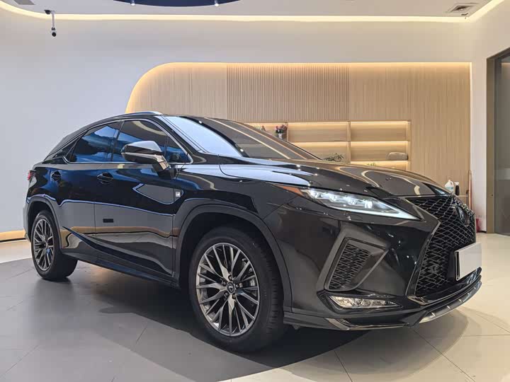 Фото 3 - Lexus RX