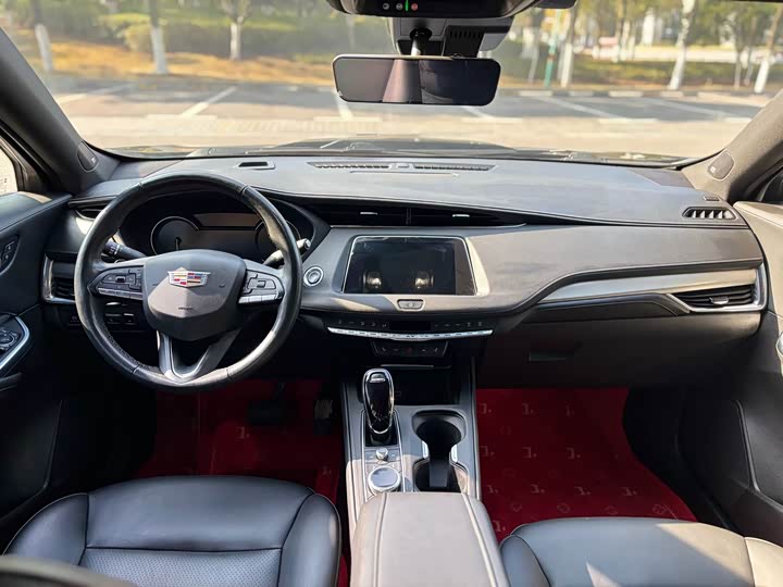 Фото 7 - Cadillac XT4