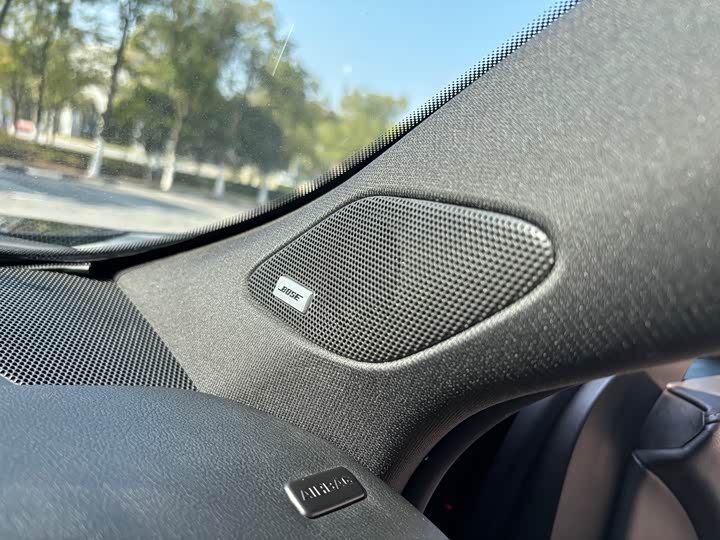 Фото 8 - Cadillac XT4