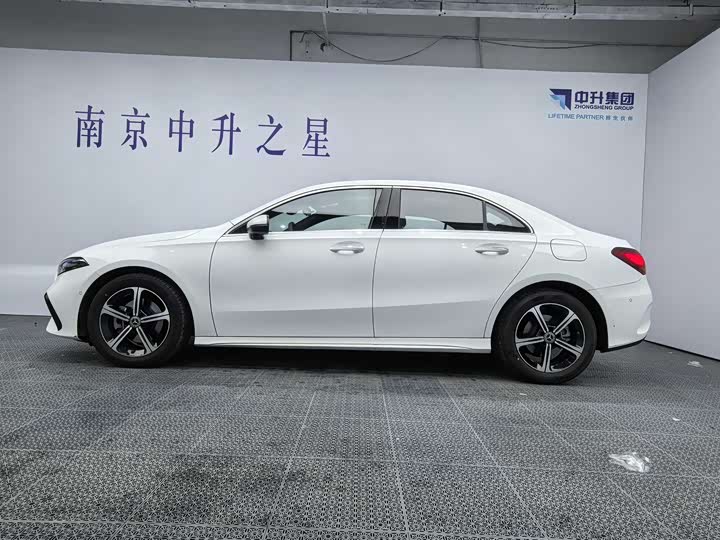 Фото 7 - Mercedes-Benz A-Class