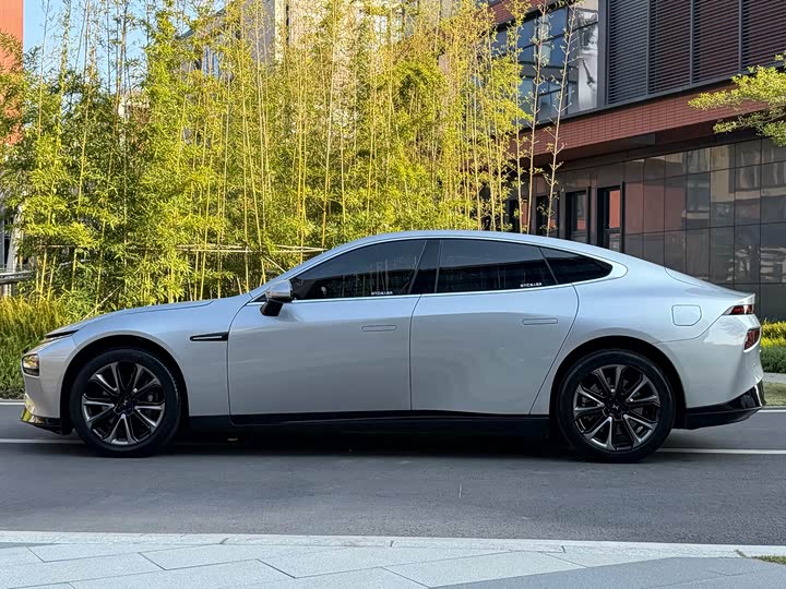 Фото 4 - XPeng P7