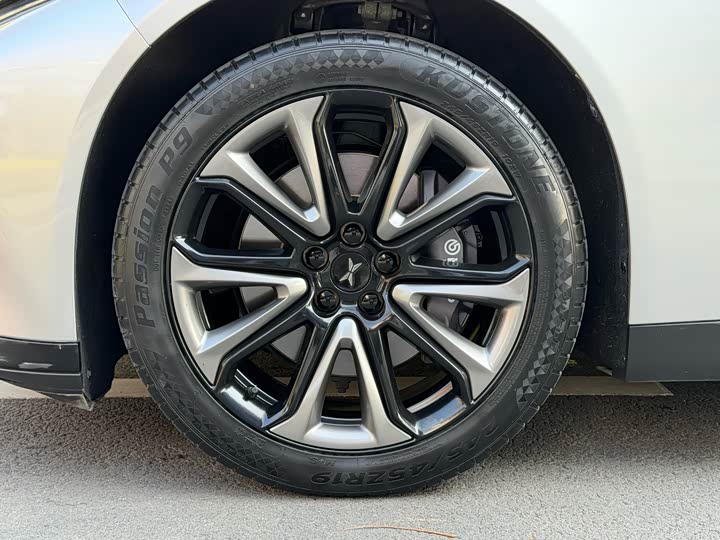 Фото 8 - XPeng P7