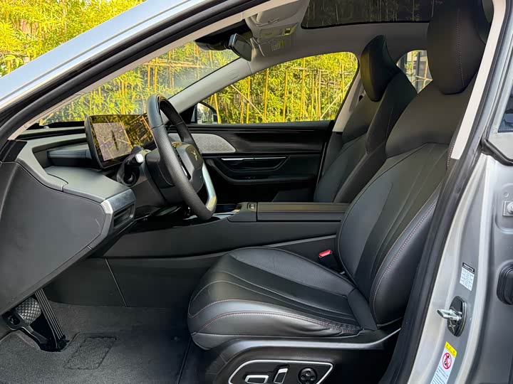 Фото 9 - XPeng P7